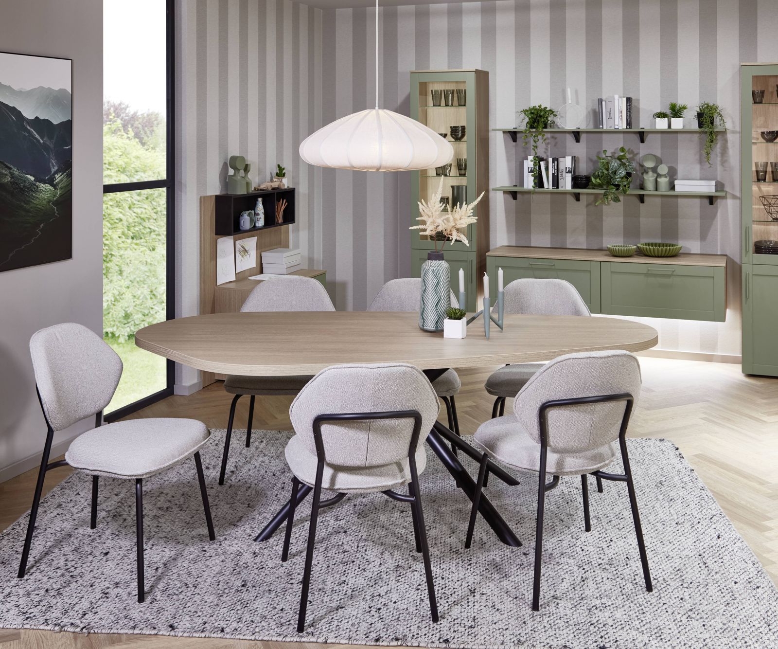 Dining area with shelving